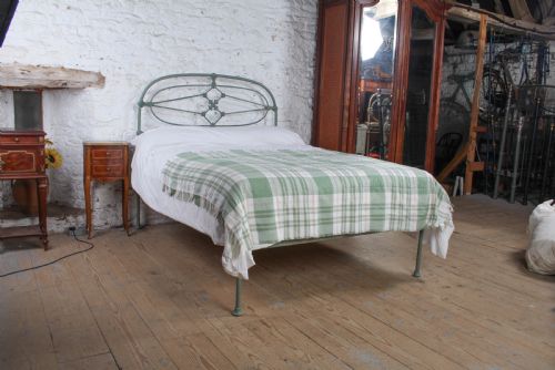 fig 2. Gorgeously Detailed Irish No End Double Bed