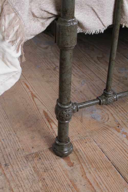 fig 3. Gorgeous King Size Iron and Brass Victorian Bed with Lovely Finish