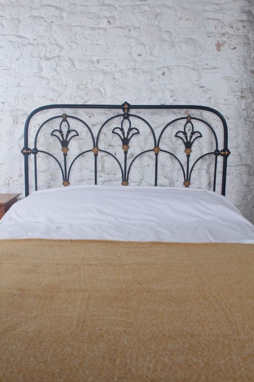 fig 3. Incredibly Charming & Aesthetically Pleasing Victorian Double Bed 