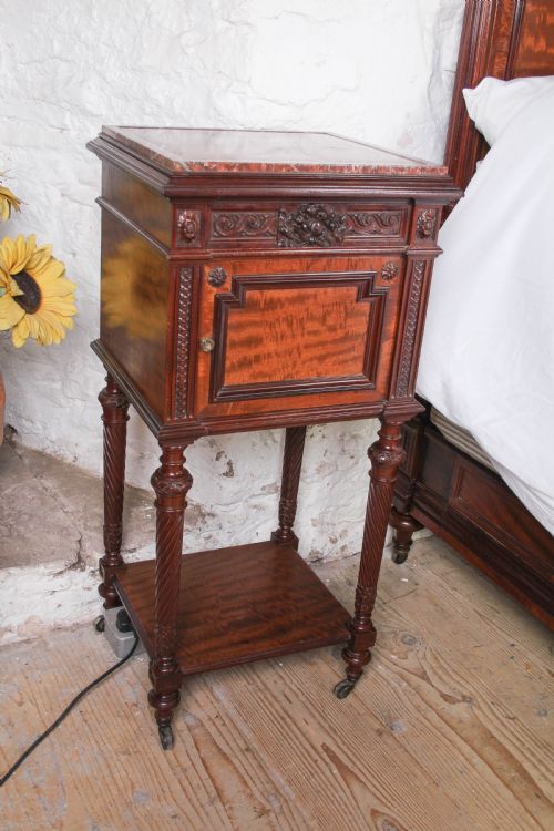 QUALITY HANDSOME LOUIS XV1 MAHOGANY BEDROOM SUITE KING SIZE - ADDITIONAL PHOTO 10
