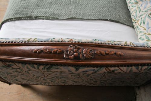 GORGEOUS LOUIS XV STYLE NEWLY UPHOLSTERED SLEIGH DAY BED - ADDITIONAL PHOTO 7