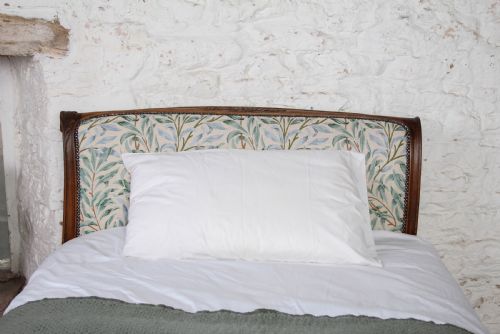 GORGEOUS LOUIS XV STYLE NEWLY UPHOLSTERED SLEIGH DAY BED - ADDITIONAL PHOTO 11