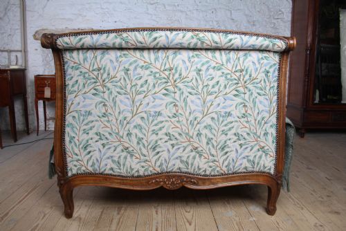 GORGEOUS LOUIS XV STYLE NEWLY UPHOLSTERED SLEIGH DAY BED - ADDITIONAL PHOTO 12
