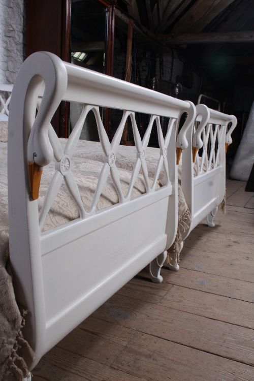 POSITIVELY CHARMING PAIR OF PAINTED FRENCH SWAN SINGLE BEDS - ADDITIONAL PHOTO 3