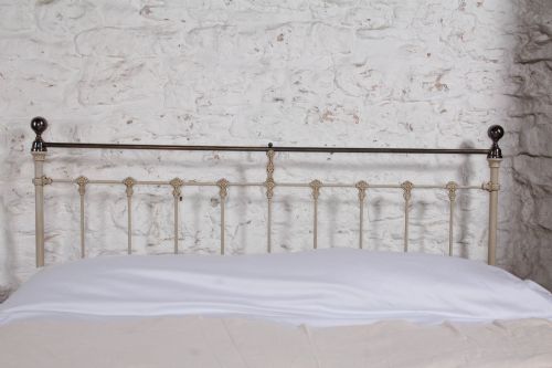 ATTRACTIVE IRON AND BRASS CLASSIC VICTORIAN KING SIZE BED - ADDITIONAL PHOTO 6