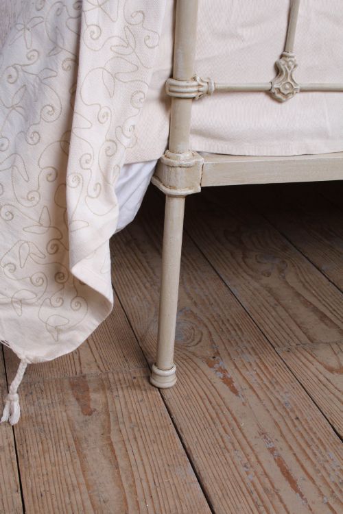 ATTRACTIVE IRON AND BRASS CLASSIC VICTORIAN KING SIZE BED - ADDITIONAL PHOTO 7