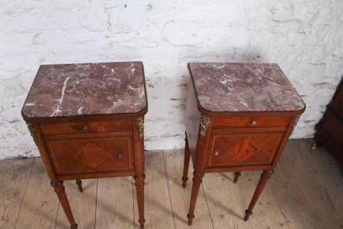 LOVELY FRENCH BURR AND FRUITWOOD VENEER MARBLE TOPPED HANDED BEDSIDES - ADDITIONAL PHOTO 1