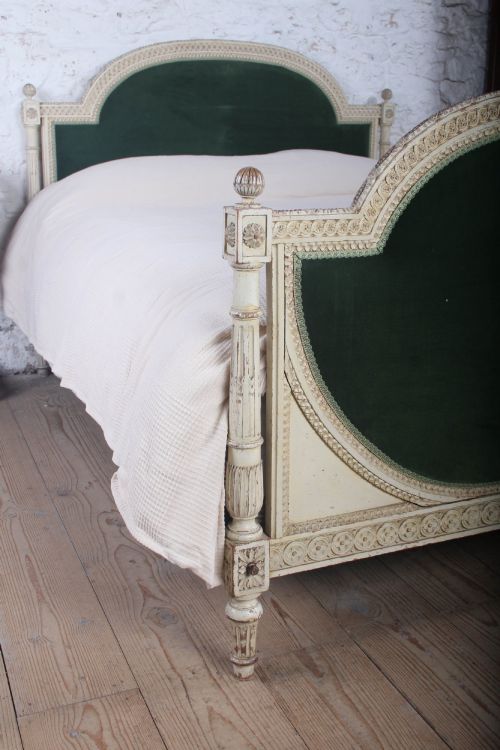GORGEOUS AND UNIQUELY SHAPED LOUIS XIV STYLE UPHOLSTERED KING SIZE BED - ADDITIONAL PHOTO 2