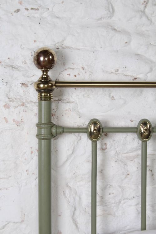 INCREDIBLY ATTRACTIVE IRON AND BRASS SUPER KING LOW END BED - ADDITIONAL PHOTO 4