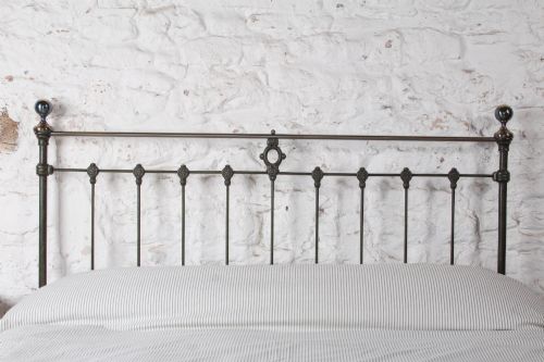 VERY NICE VICTORIAN KING SIZE BRASS AND IRON BED - ADDITIONAL PHOTO 2