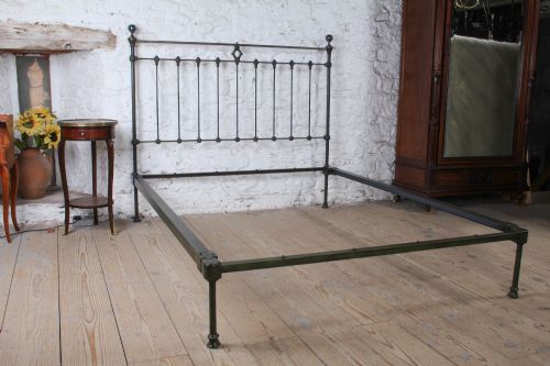 VERY NICE VICTORIAN KING SIZE BRASS AND IRON BED - ADDITIONAL PHOTO 9