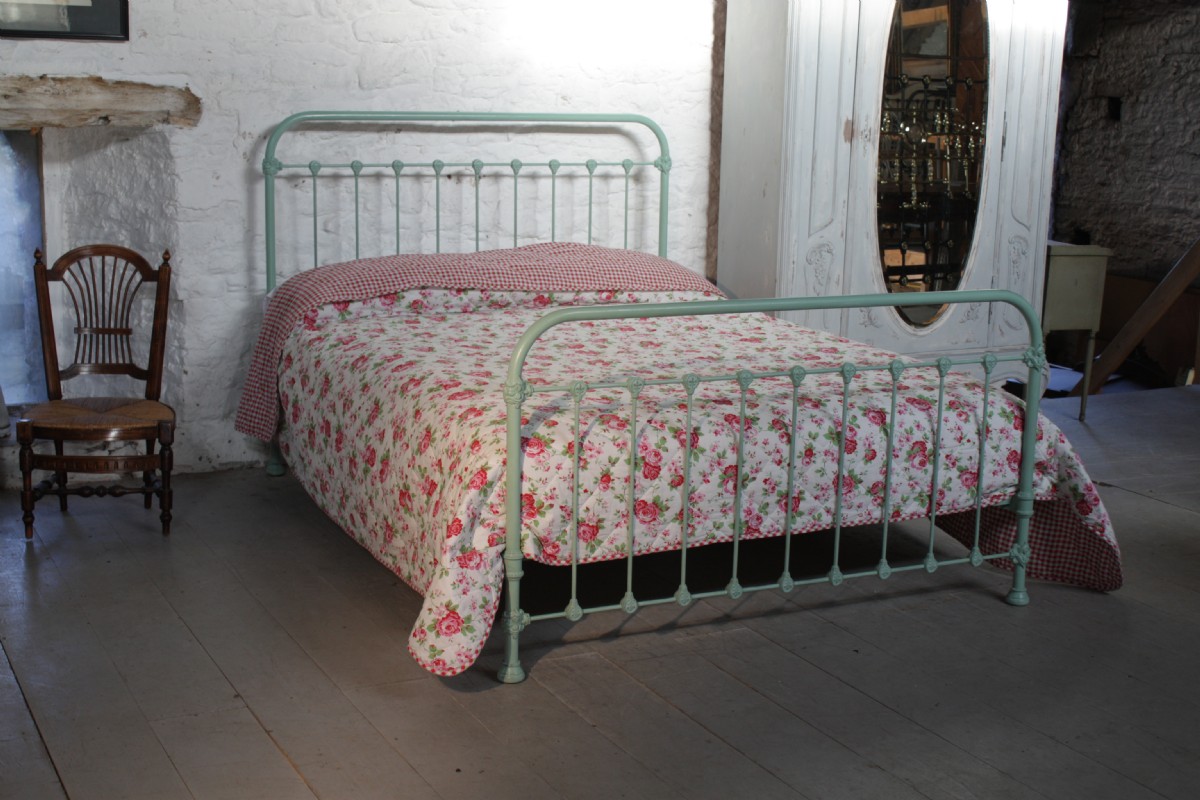 Simple all iron French king size bedstead