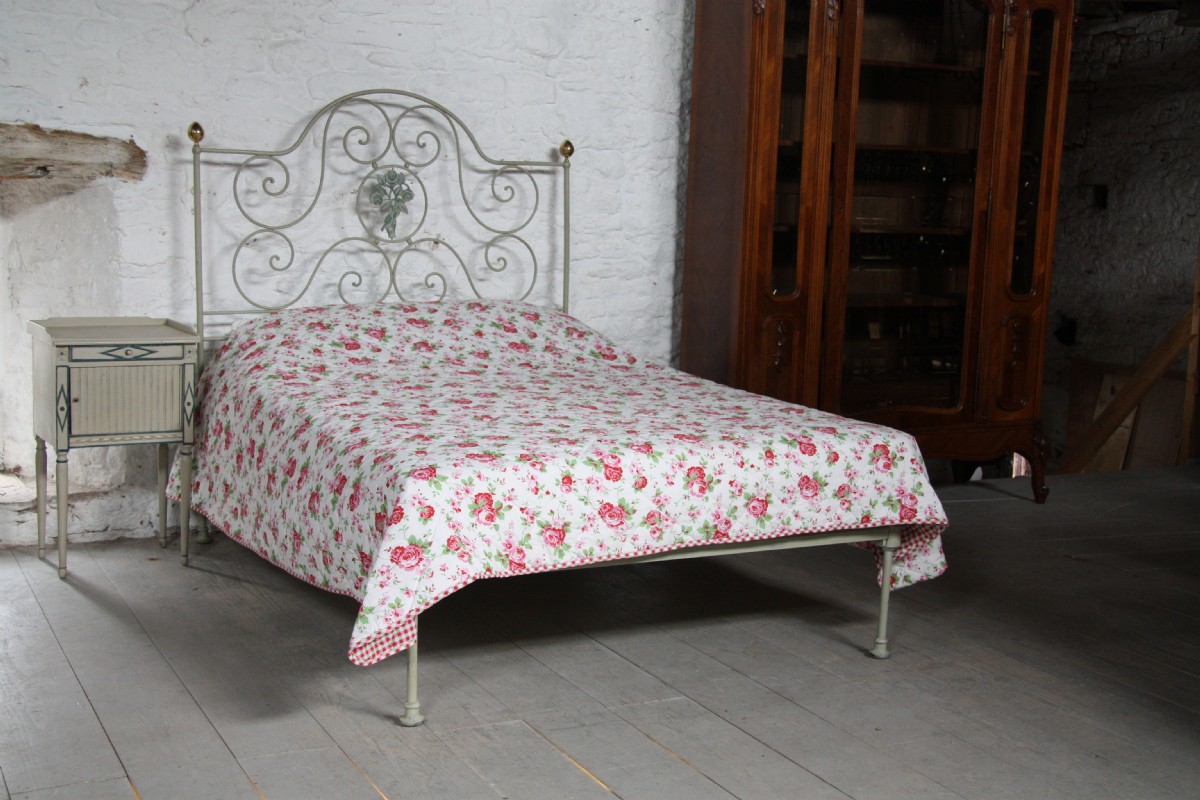 Pretty forged iron no end double bedstead