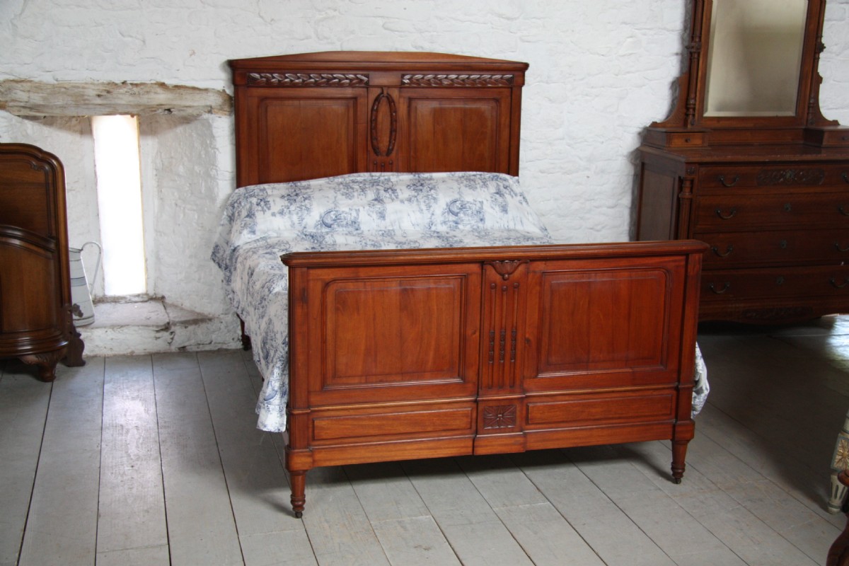 Handsome solid Mahogany double bed with good carved details