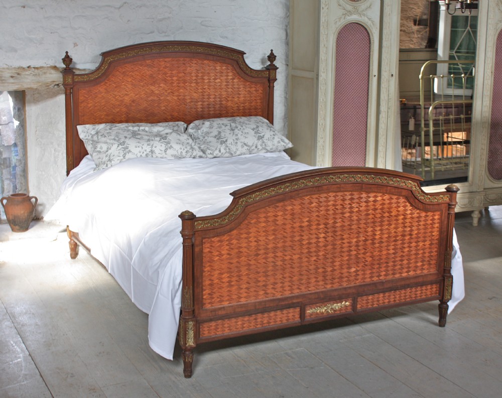 Phenomenal quality kingsize geometric parquetry bed