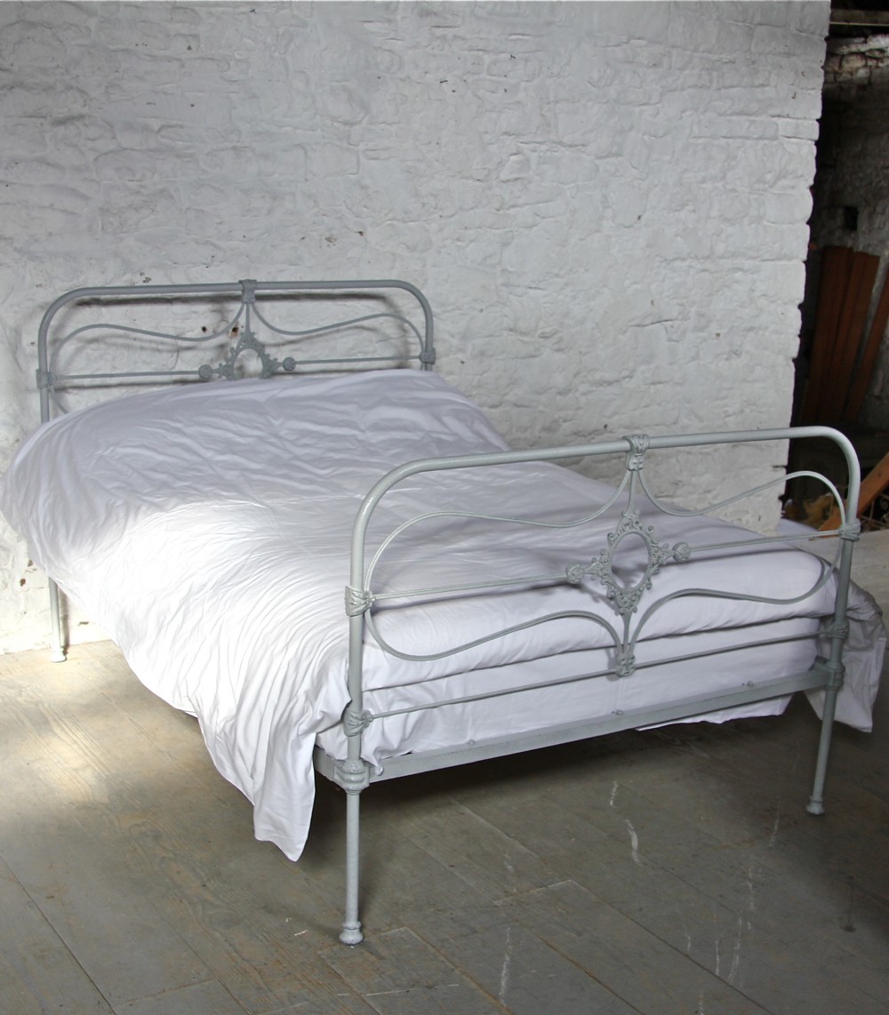 Very pretty Victorian all iron double bed