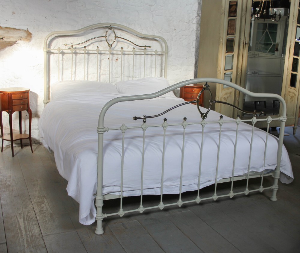 Individual French brass and iron king size 