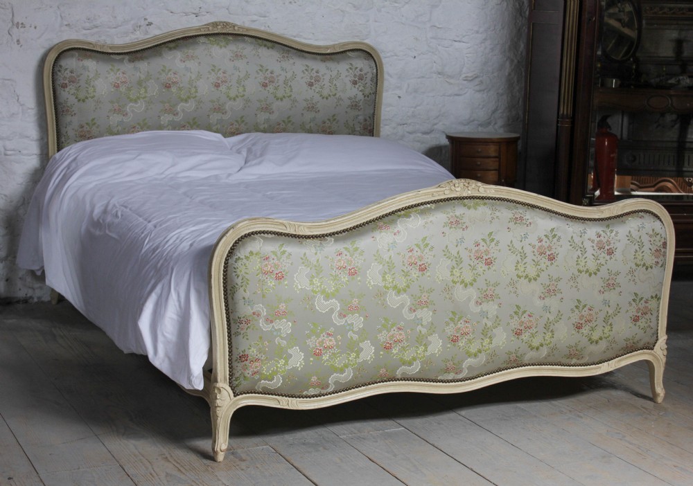 Very pretty original silk upholstered French Louis XV style king size