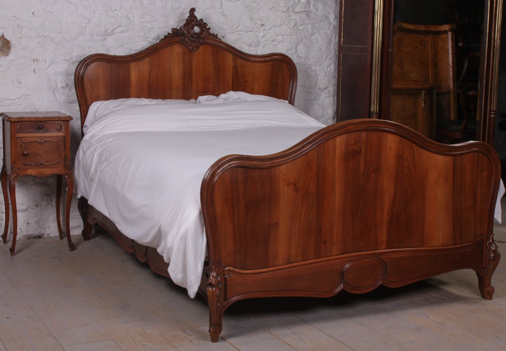 Solid walnut simple Louis XVI 