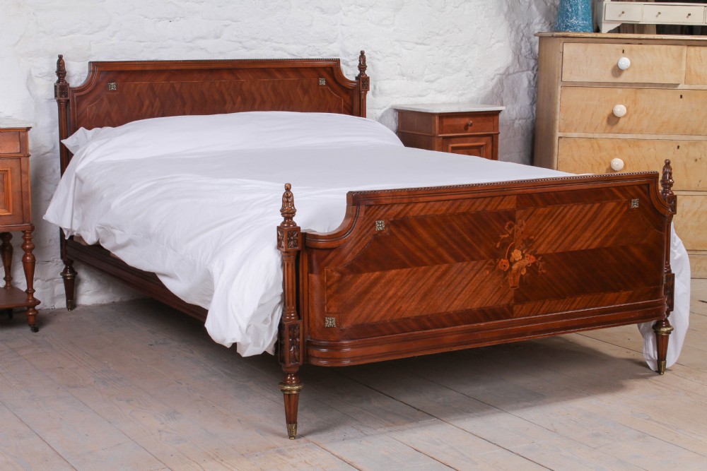 Pretty lower height parquetry and marquetry