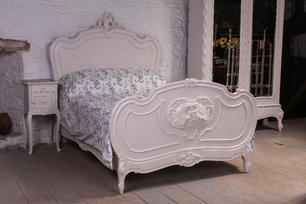 French painted  Louis XV bedroom suite with cherubs