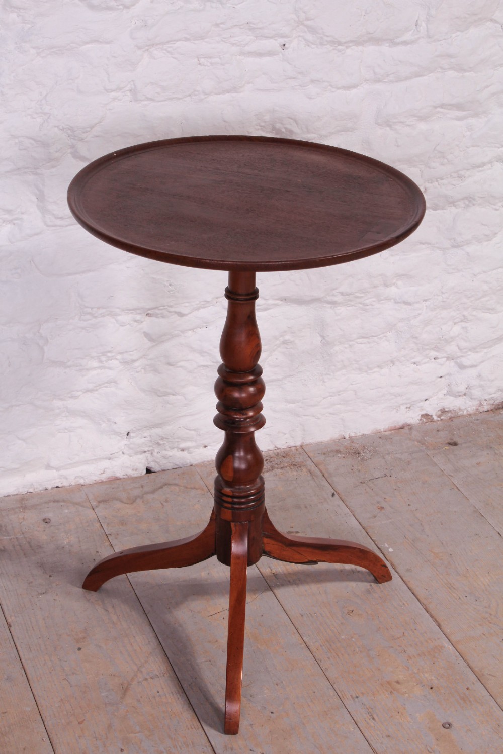 Round mahogany George II birdcage tripod table