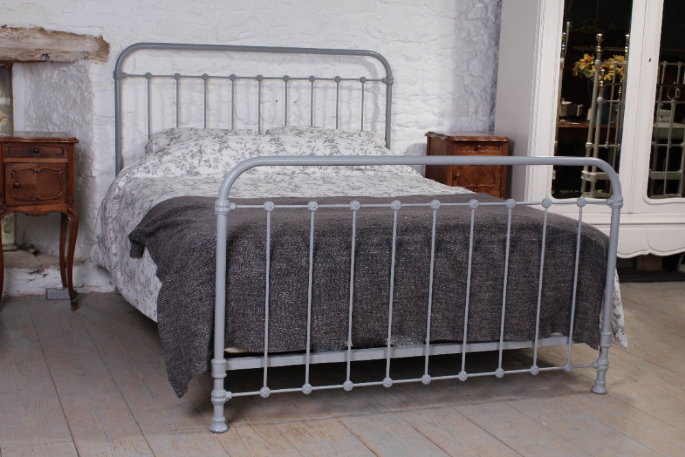 Simple French all iron 5 ft king size shabby chic