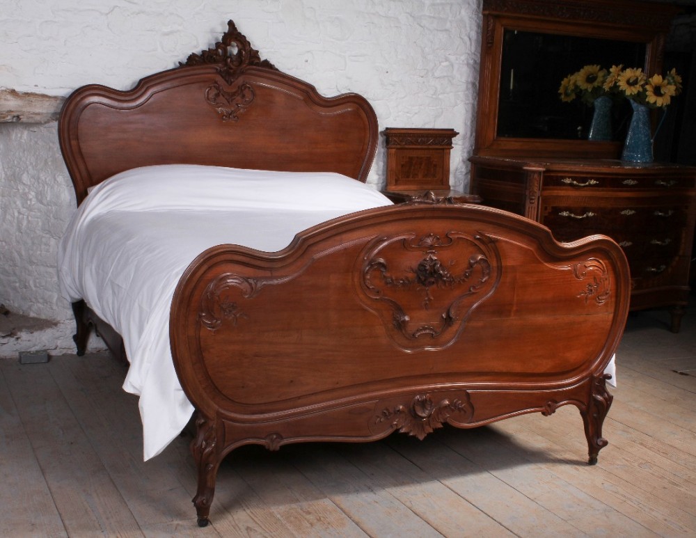 Pretty solid walnut carved 5Ft kingsize Louis XV style bed