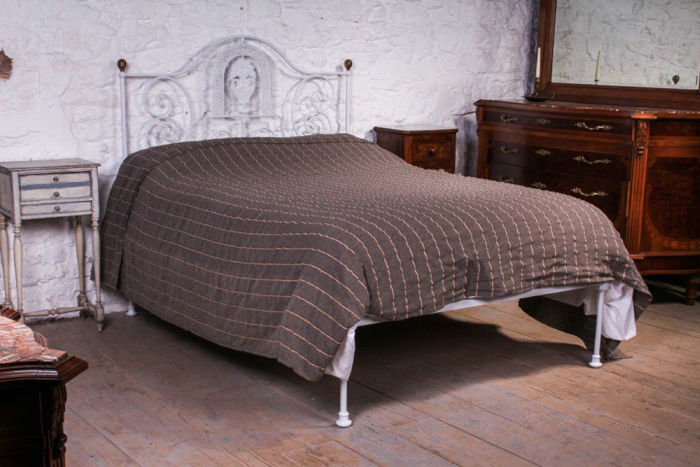 Very pretty forged iron Portuguese no end bed