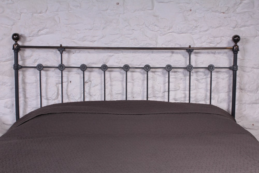 Lovely individual classic Victorian iron and brass 5Ft king size bed  View VI