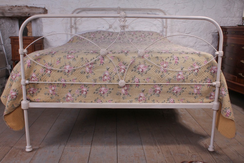 Very attractive 5Ft king size all iron bed View II