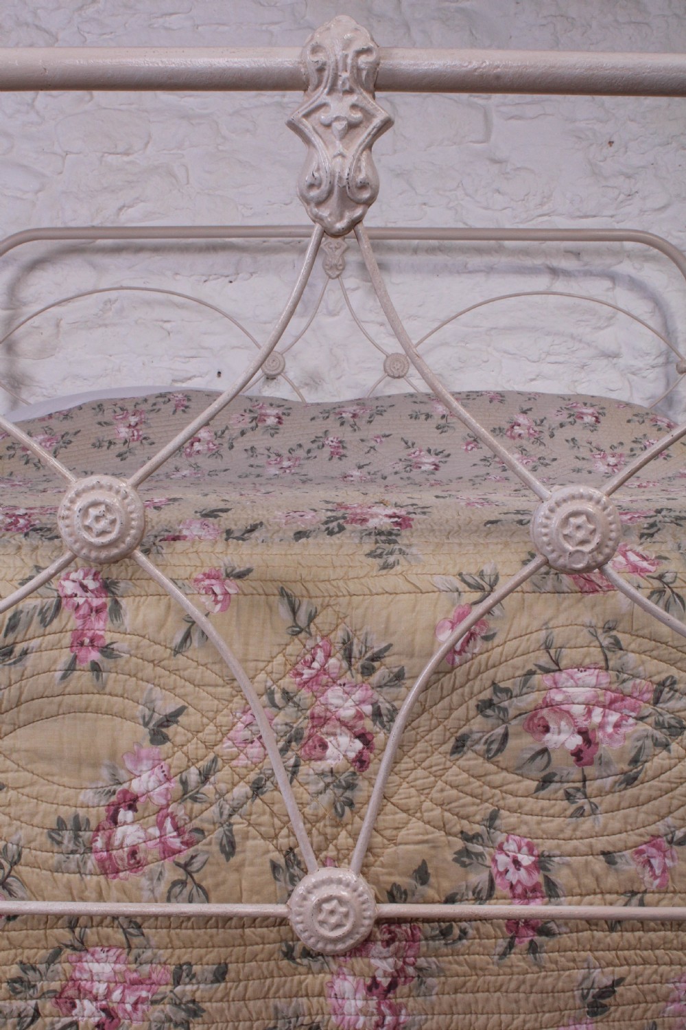 Very attractive 5Ft king size all iron bed View III