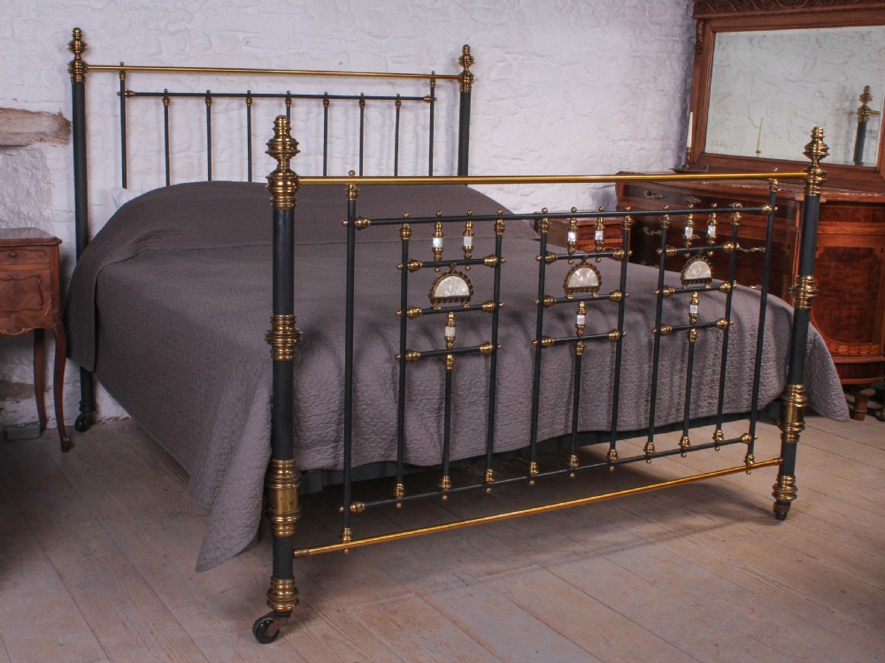 Fabulous super king size 6Ft very rare  Victorian Aesthetic style bed