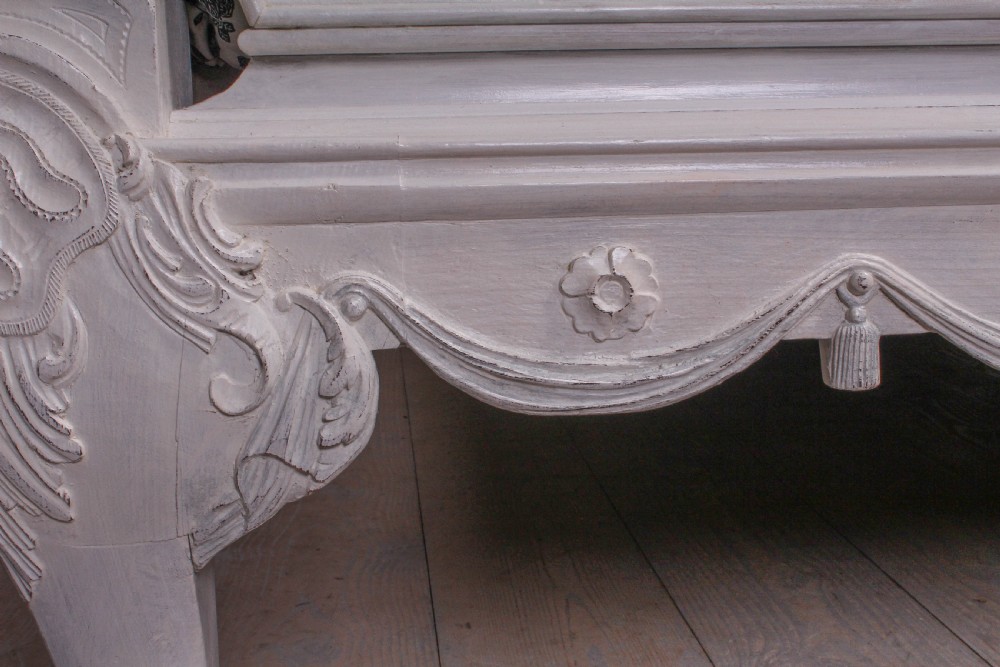 Magnificent mid 19th Century painted king size Italian bed View X
