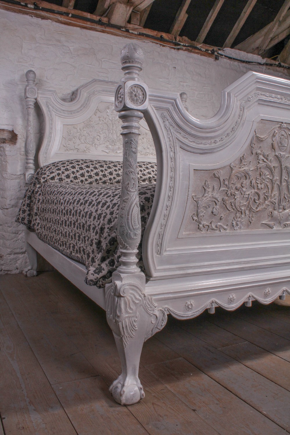 Magnificent mid 19th Century painted king size Italian bed View XV