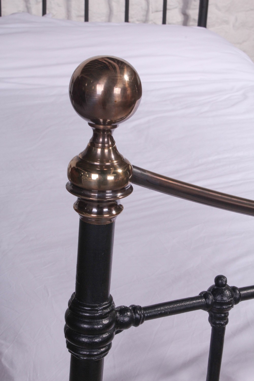 Classic Victorian dip rail black and brass double bed View II