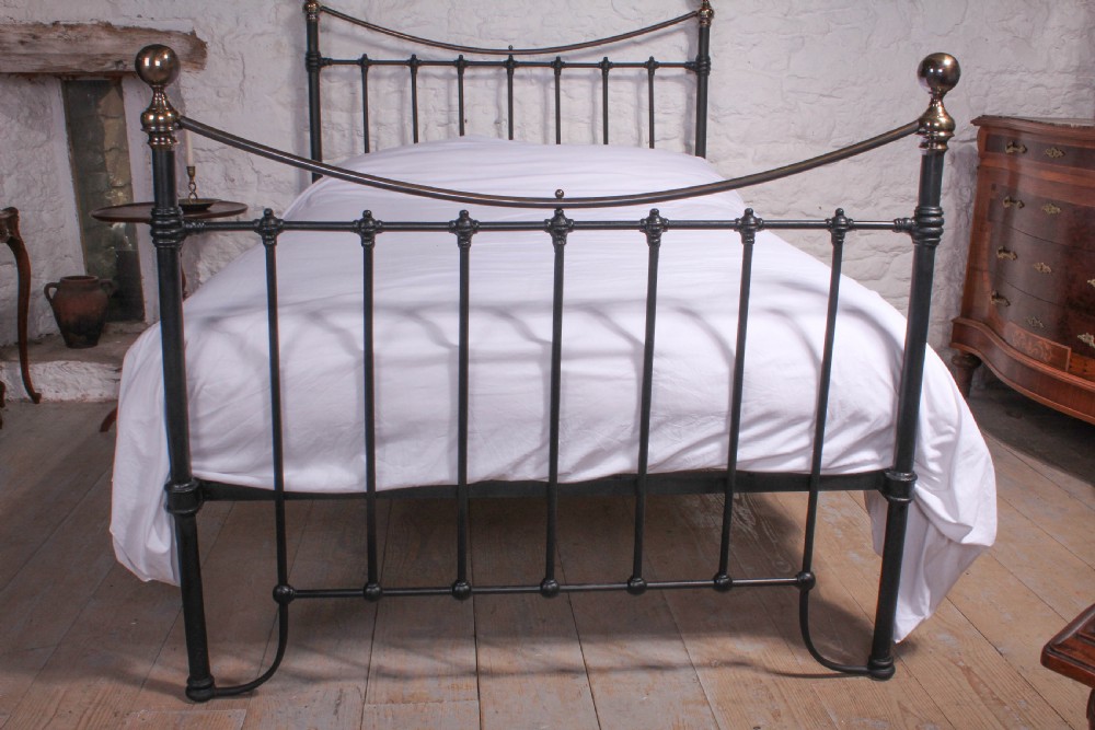 Classic Victorian dip rail black and brass double bed View VI