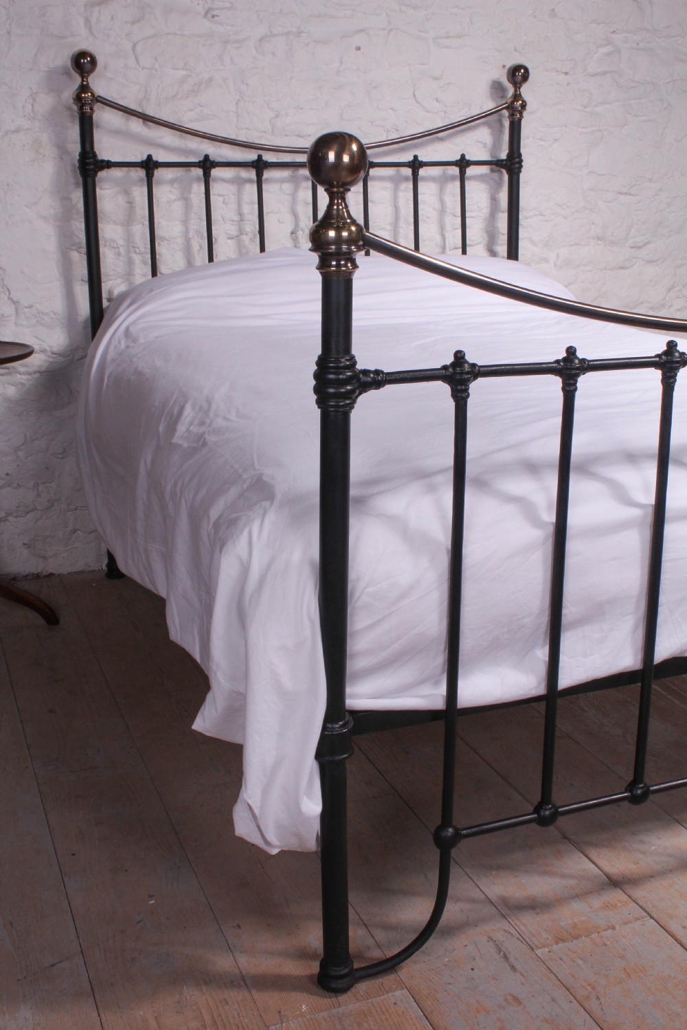 Classic Victorian dip rail black and brass double bed View VII