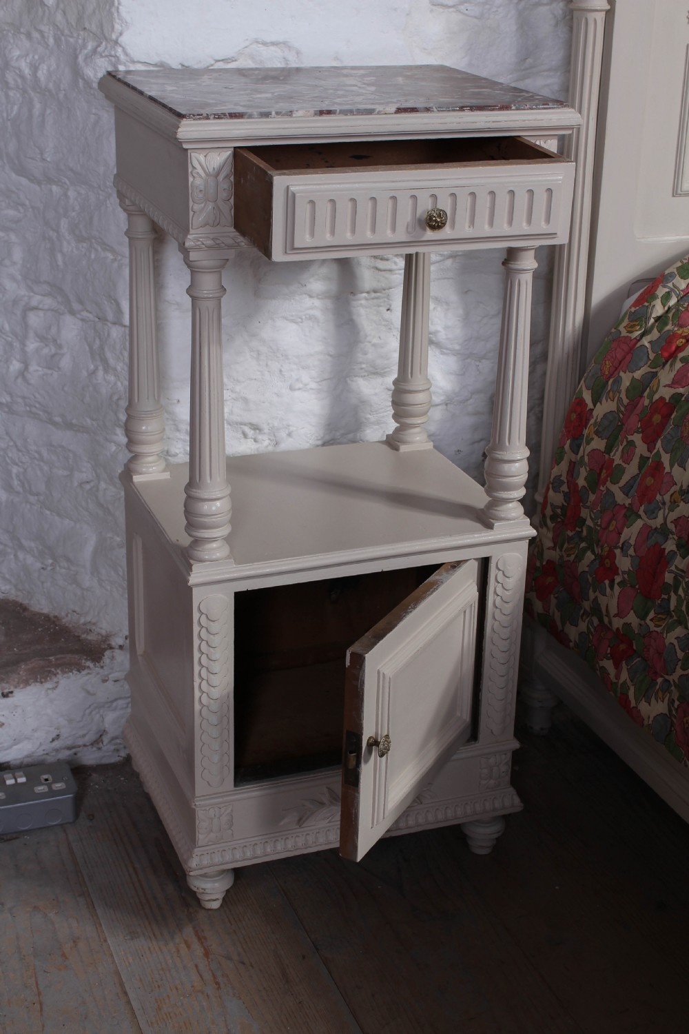 Louis XVI style painted bedroom suite with super single bed. View VIII
