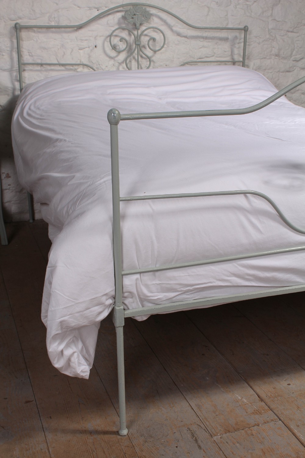 Pretty simple Portuguese  forged iron double bed View VIII