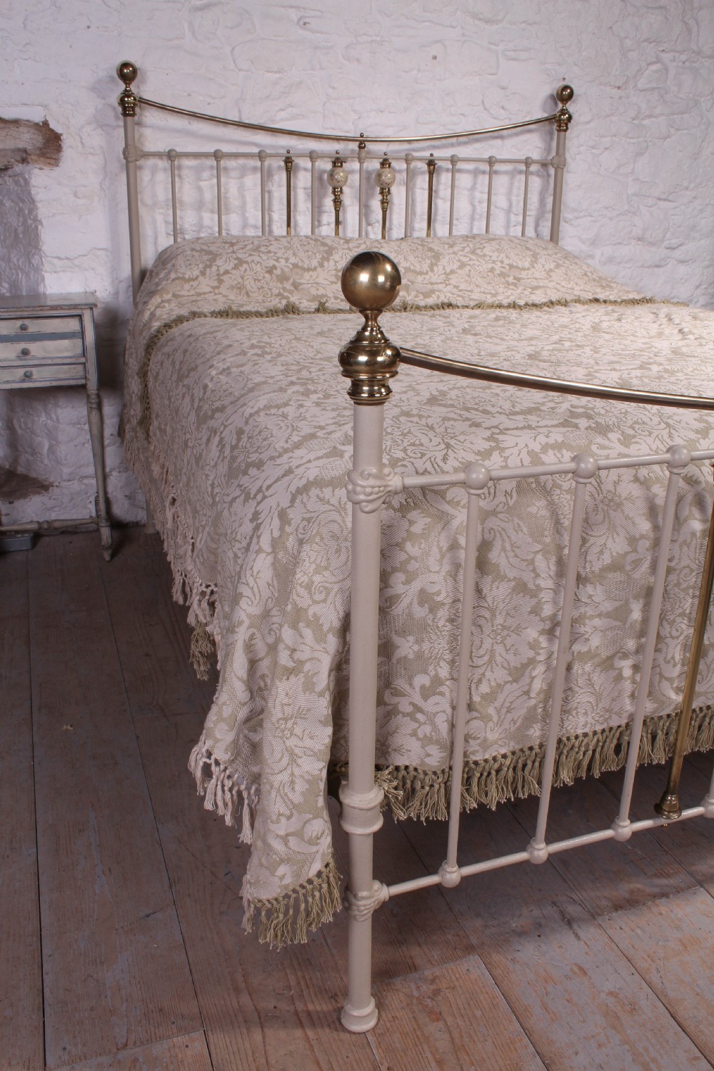 Classic Victorian dip rail bed with porcelain detail View IX