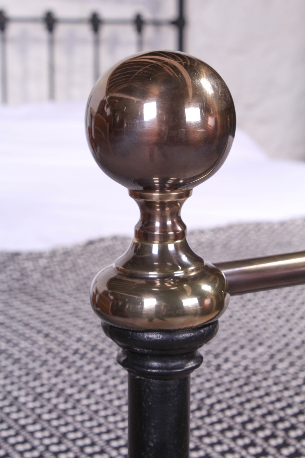 Classic Victorian king size 5Ft black and aged brass bed View IV