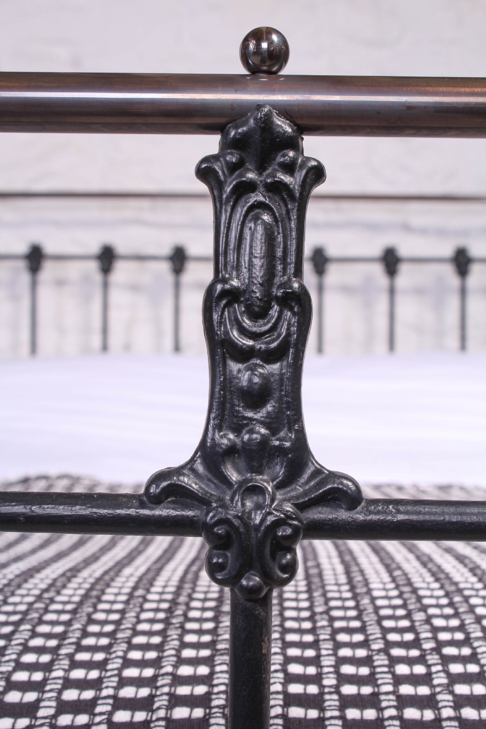 Classic Victorian king size 5Ft black and aged brass bed View V