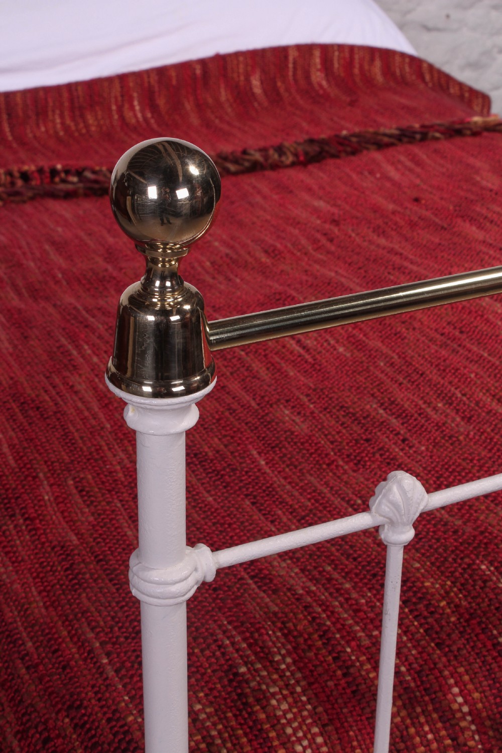 Pretty classic Victorian three quarter queens size bed View III