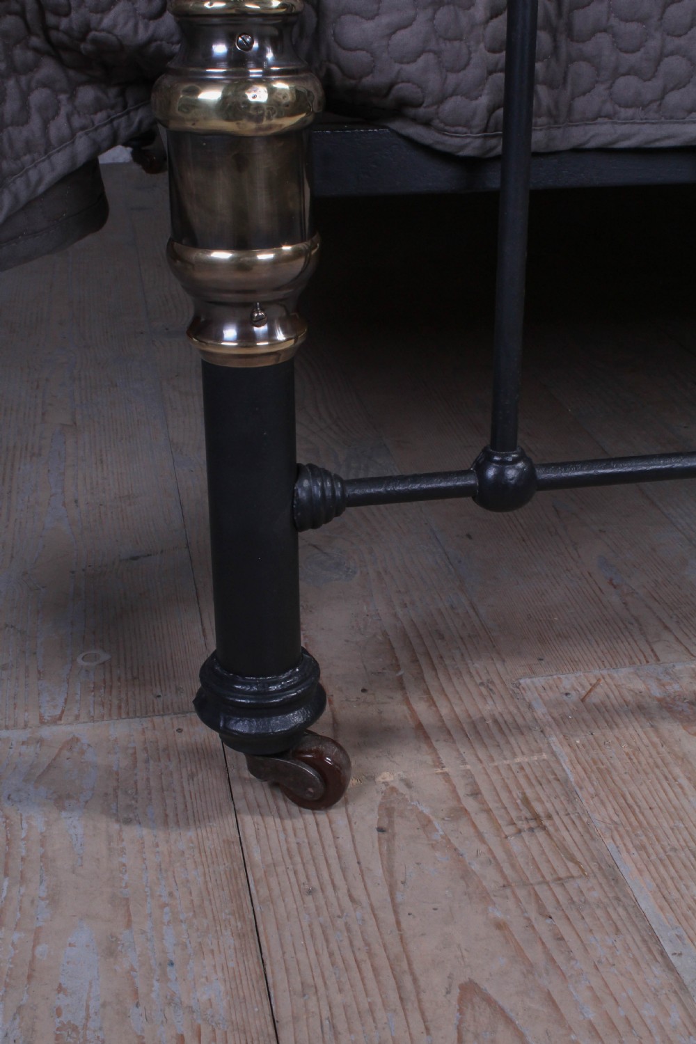 Handsome 6Ft super king size Victorian classic black and aged brass bed View IV
