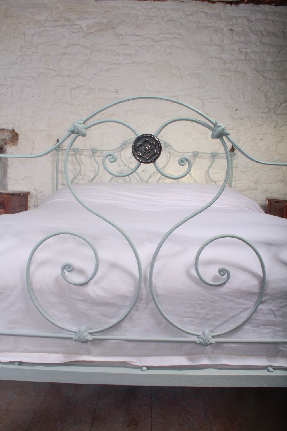 Very pretty and unusual early Victorian double bed View V