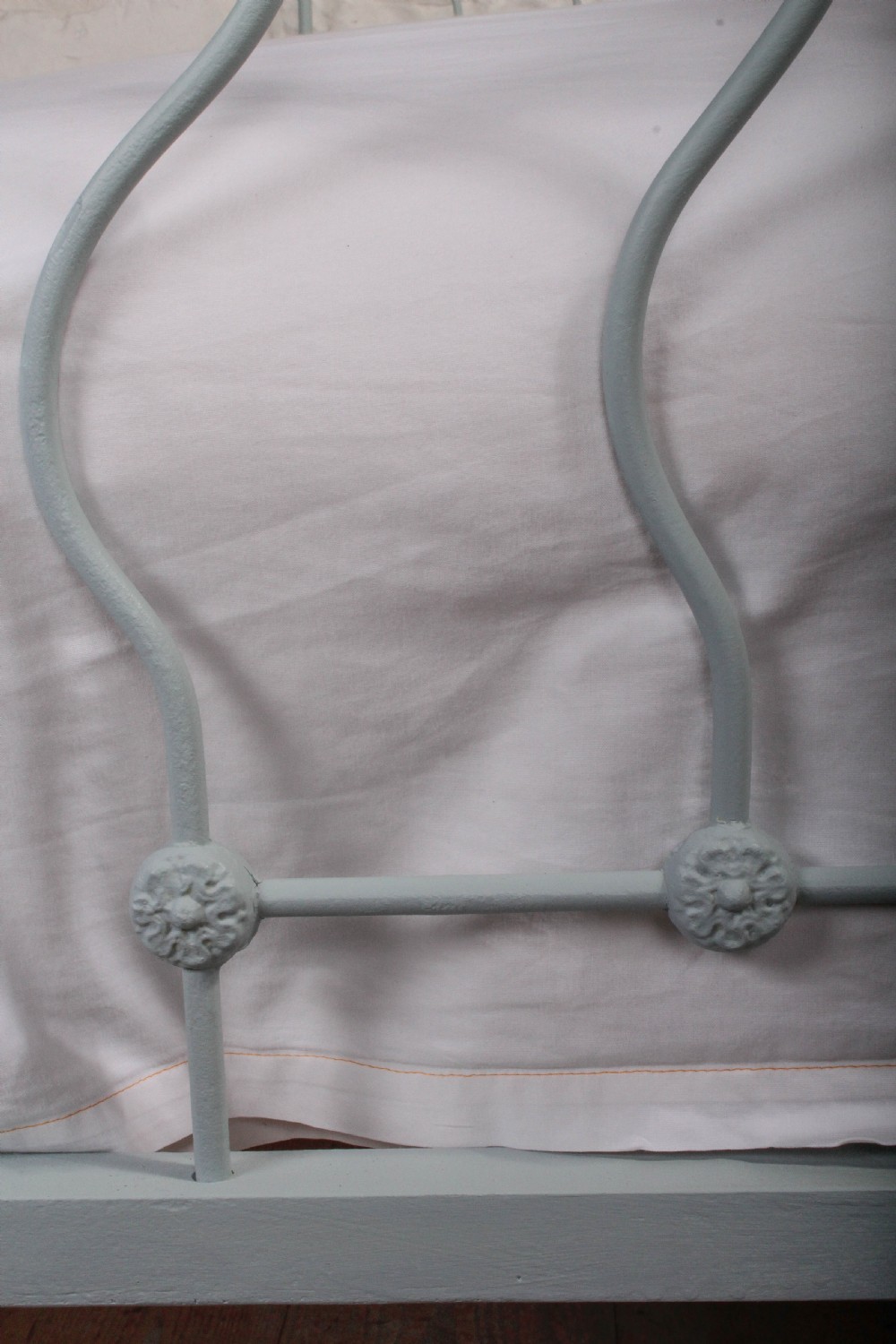 Very pretty and unusual early Victorian double bed View XIII