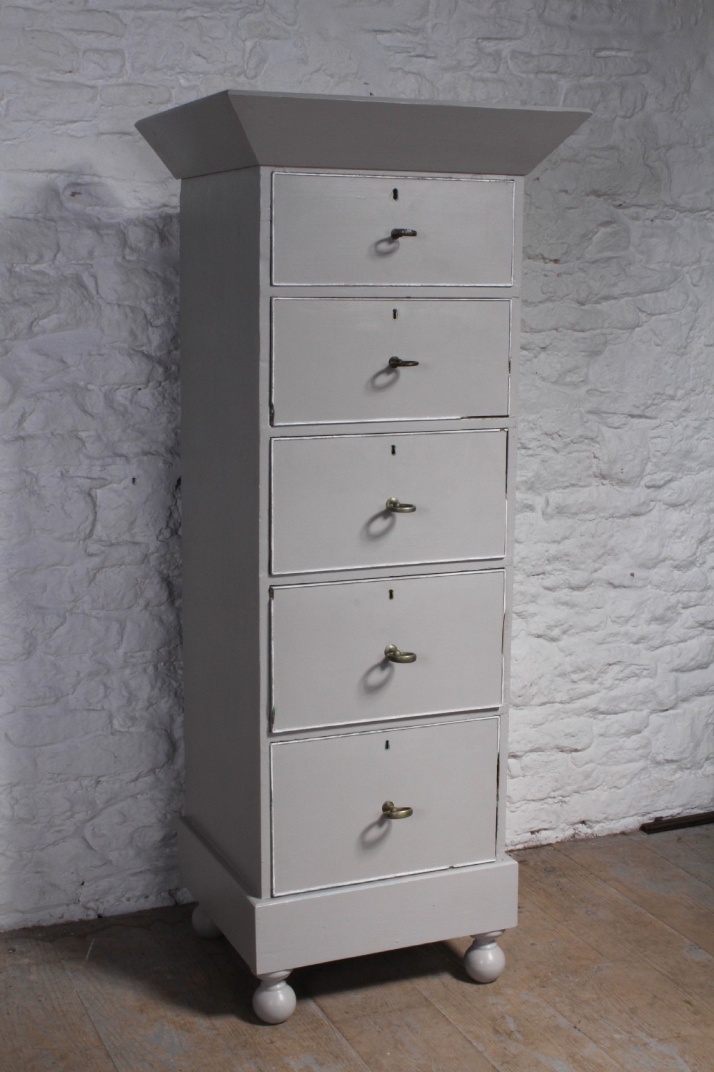Attractive tall painted mahogany Victorian chest of drawers 