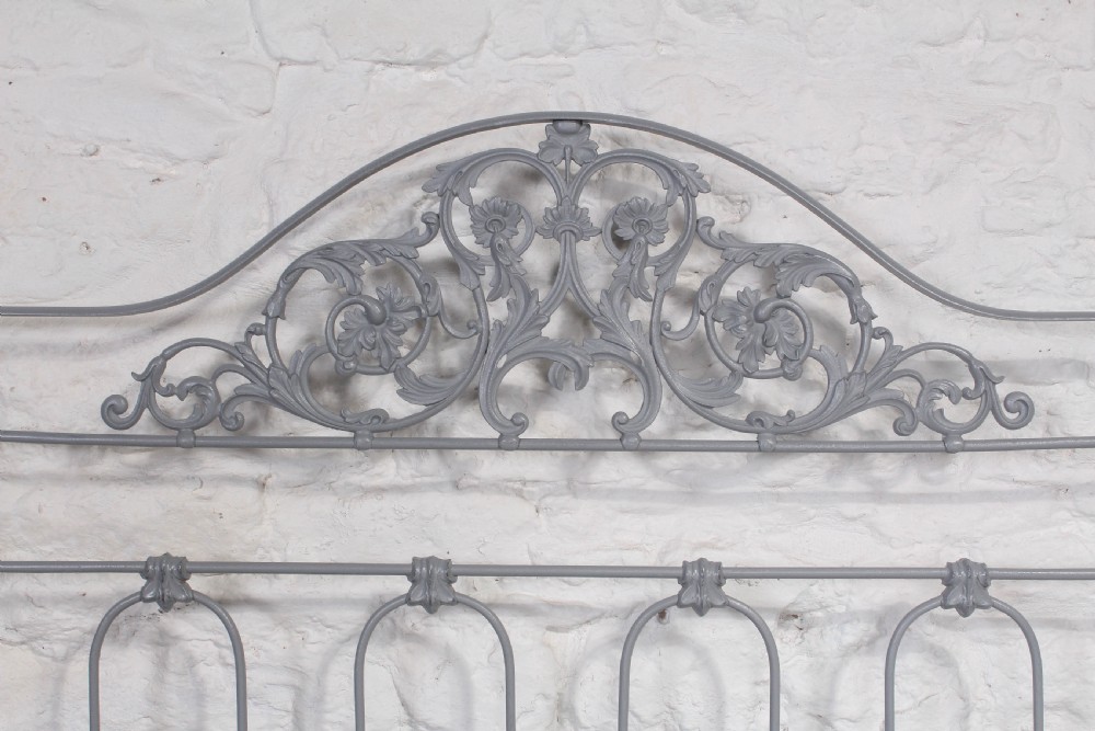 Very pretty  Winfield no end king size iron and brass bed View II