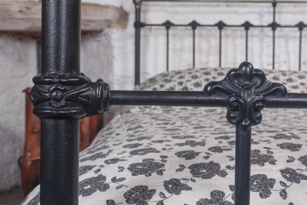 Timeless lovely Classic Victorian black and aged brass 5Ft king size bed View VI
